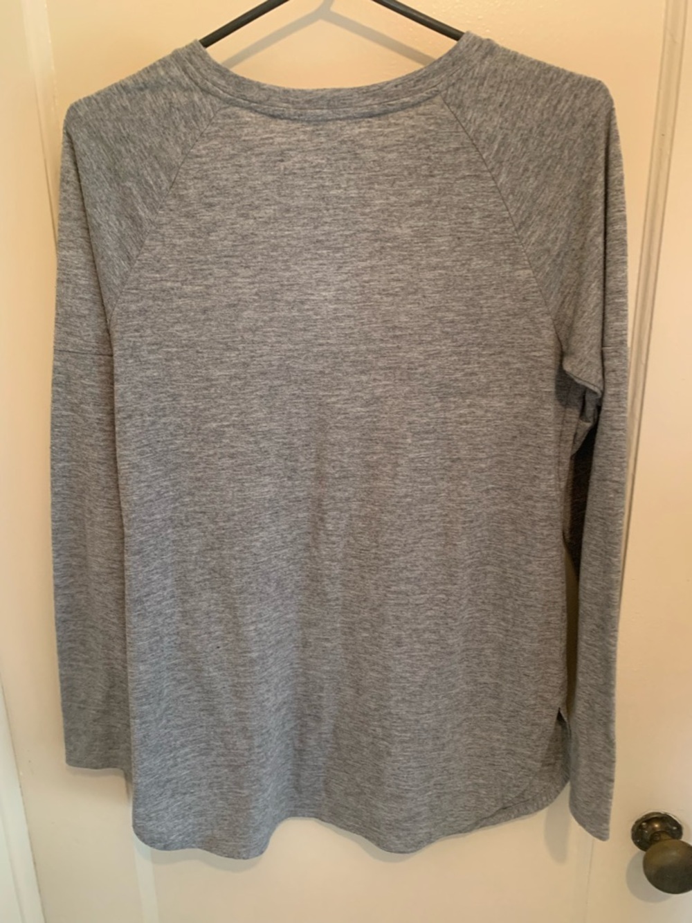 Roots Salt and Pepper Grey Long Sleeve Crewneck  Tshirt SZ Medium - Picture 5 of 6
